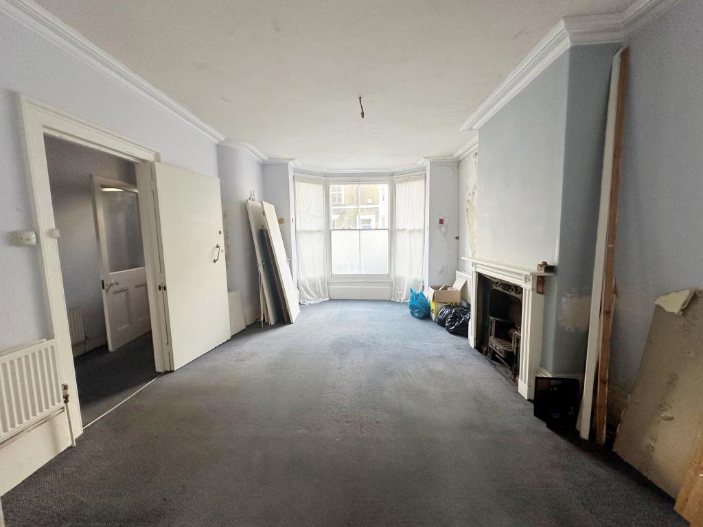 Lot: 96 - FIVE STOREY PERIOD BUILDING WITH POTENTIAL -